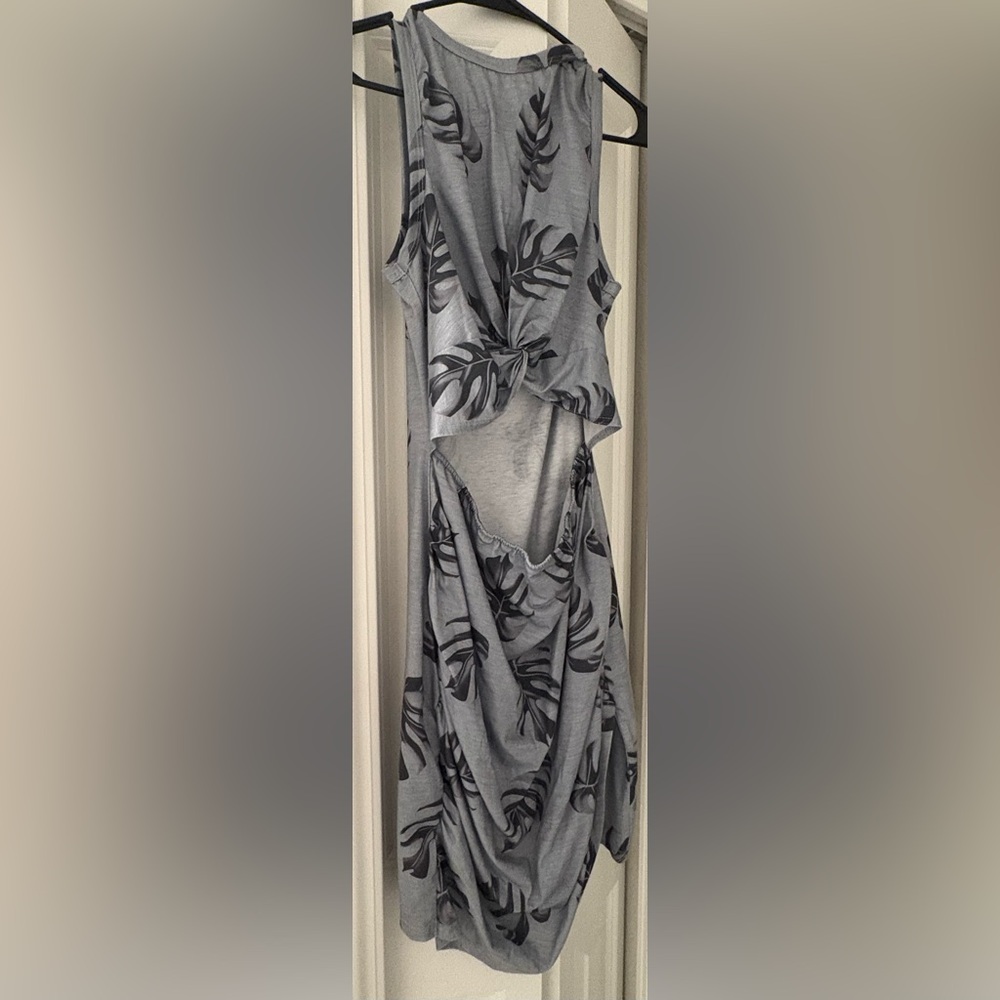 Women’s cut out dress. Size Large